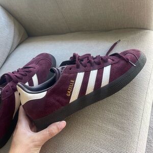 Adidas Gazelles Maroon/Burgundy